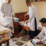 Người mẹ chồng c-ay ngh-iệt đ-uổi nàng dâu mới cưới ra khỏi nhà khi chồng cô vừa qua đời, rêu rao cô là người “kh-ắc chồng”