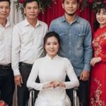 Ngày nào vợ cũng cẩn thận tắm rửa, ch/ăm c/hút cho con riêng của mình. Nhưng một lần v-ô tì-nh chạm vào
