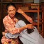 Tôi là bác sĩ 44 tuổi khám cho người đàn ông 52 tuổi, chỉ một câu nói của bệnh nhân khiến chúng tôi nên duyên theo cách không ai ngờ tới…