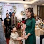 chồng đi làm xa, mẹ chồng qua đời, tôi ở cữ với bố chồng nhưng cứ đến bữa ông bê mâm cơm cữ lên phòng là tôi lại chỉ muốn chạy khỏi căn nhà đó ngay lập tức