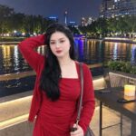 Mẹ vợ lên chăm con gái